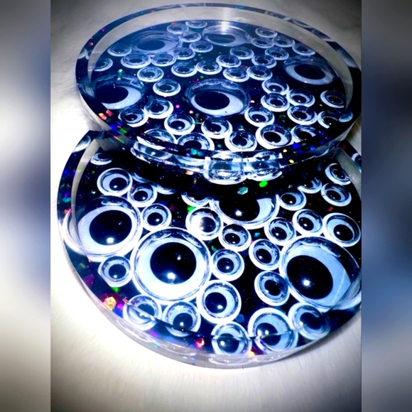 Resin Round Googly Eyes Halloween Coasters New Handmade - Picture 3 of 4